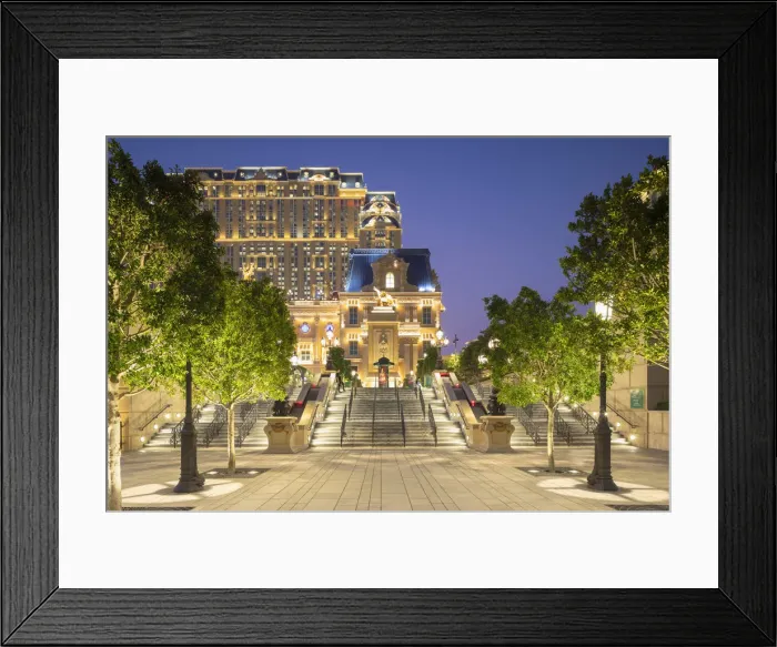 Framed Print : The Parisian Hotel at dusk, Macau, China Framed Print : The Parisian Hotel at dusk, Macau, China