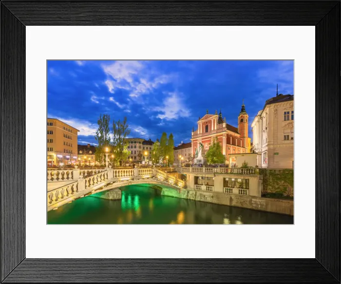 Framed Print : The old town of Ljubljana, with the Ljubljanica river and the Triple Bridge Framed Print : The old town of Ljubljana, with the Ljubljanica river and the Triple Bridge