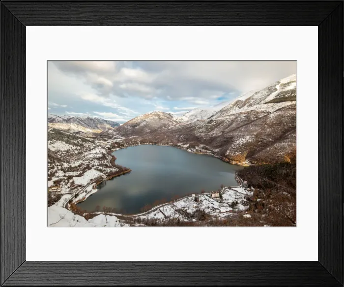 Framed Print : The Heart-Shaped Lake of Scanno in winter Europe, Italy, Abruzzo Framed Print : The Heart-Shaped Lake of Scanno in winter Europe, Italy, Abruzzo