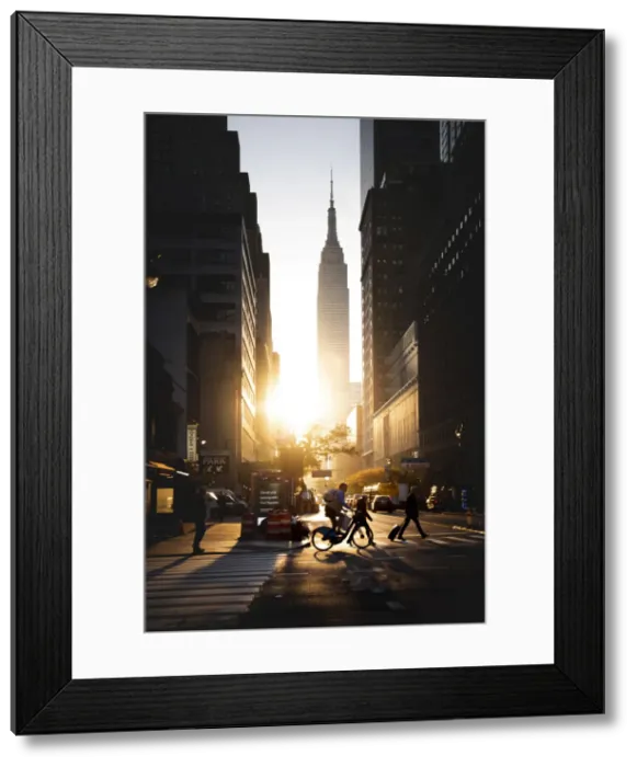 Framed Print : Sunrise in new York during Manhattan Edge. Manhattan, New York, Usa Framed Print : Sunrise in new York during Manhattan Edge. Manhattan, New York, Usa
