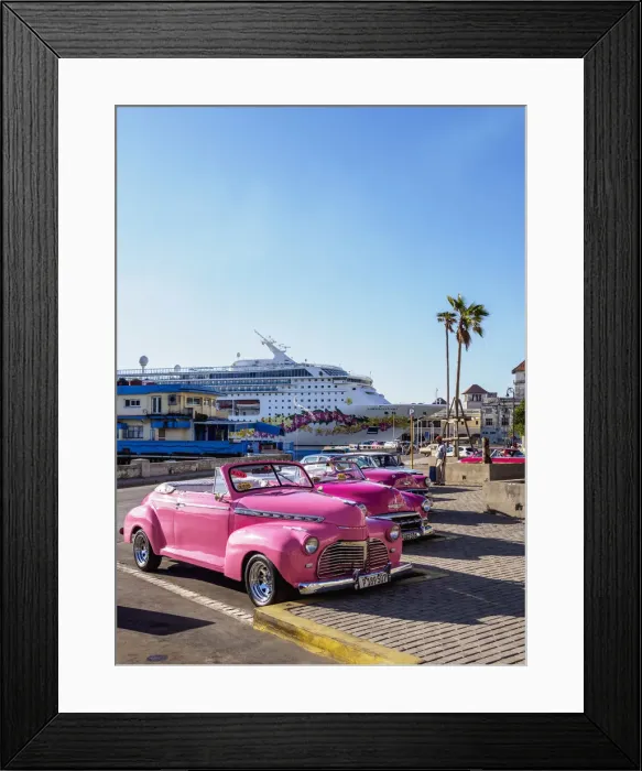 Framed Print : Vintage Cars in the Port of Havana, La Habana Province, Cuba Framed Print : Vintage Cars in the Port of Havana, La Habana Province, Cuba