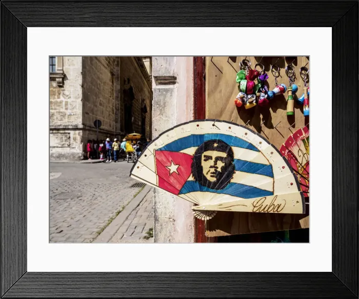 Framed Print : Hand Fan with Che Guevara, La Habana Vieja, Havana, La Habana Province, Cuba