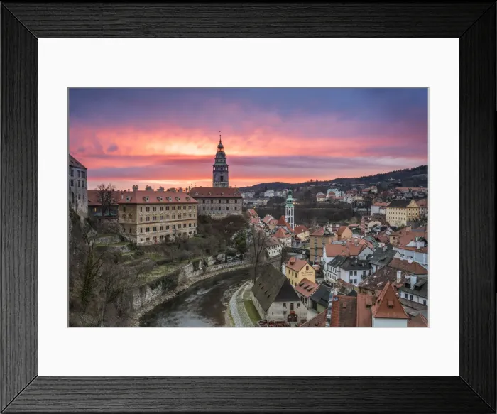 Framed Print : Vltava River by State Castle and Chateau Cesky Krumlov in town at sunrise, UNESCO, Cesky Krumlov, South Bohemian Region, Czech Republic Framed Print : Vltava River by State Castle and Chateau Cesky Krumlov in town at sunrise, UNESCO, Cesky Krumlov, South Bohemian Region, Czech Republic