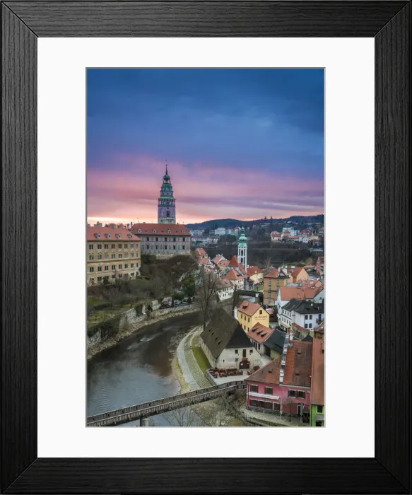 Framed Print : Vltava River by State Castle and Chateau Cesky Krumlov in town at sunrise, UNESCO, Cesky Krumlov, South Bohemian Region, Czech Republic Framed Print : Vltava River by State Castle and Chateau Cesky Krumlov in town at sunrise, UNESCO, Cesky Krumlov, South Bohemian Region, Czech Republic