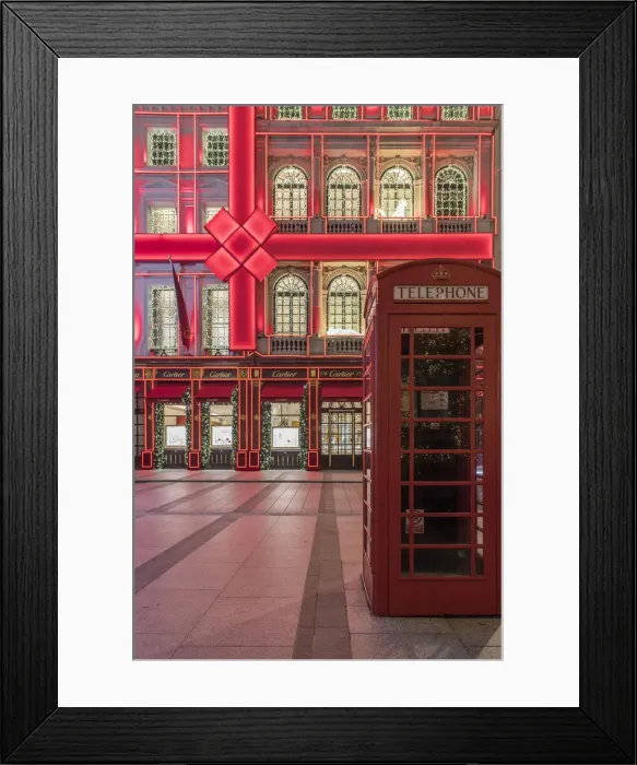 Framed Print : The Cartier shop on Old Bond Street illuminated at night, London Framed Print : The Cartier shop on Old Bond Street illuminated at night, London