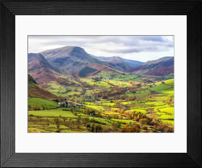 Framed Print : Views of Newlands Valley, Little Town and Derwent Fells from Catbells route Framed Print : Views of Newlands Valley, Little Town and Derwent Fells from Catbells route