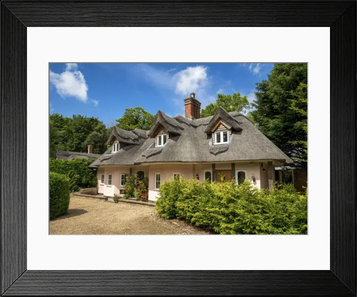 Framed Print : Thatched Cottage, Norfolk, England Framed Print : Thatched Cottage, Norfolk, England