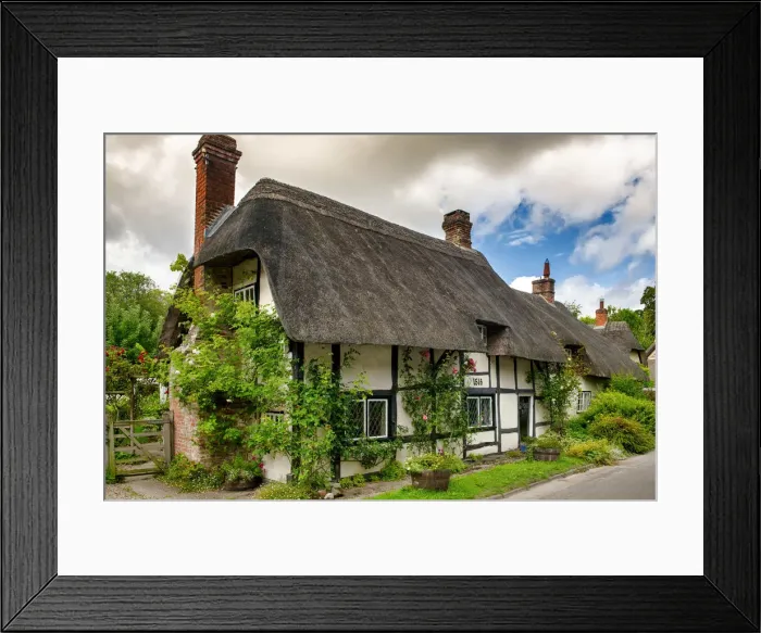 Framed Print : Thatch Cottage, Wherwell, Hampshire, England Framed Print : Thatch Cottage, Wherwell, Hampshire, England