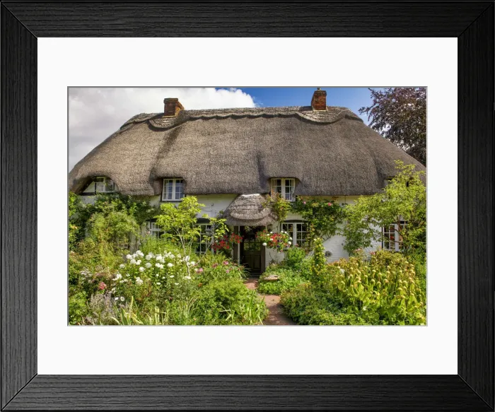 Framed Print : Thatch Cottage, Longparish, Hampshire, England Framed Print : Thatch Cottage, Longparish, Hampshire, England