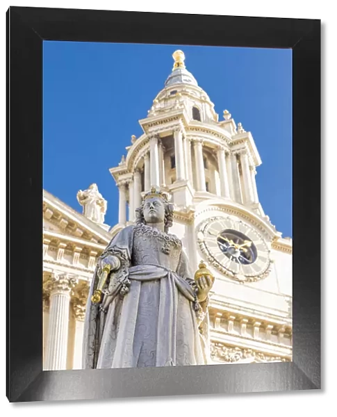 Statue of Queen Anne, St Pauls Cathedral, London, England