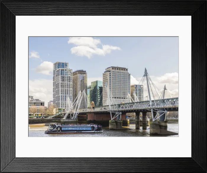 Framed Print : The River Thames and Hungerford Bridge and Golden Jubilee Bridges, London, England Framed Print : The River Thames and Hungerford Bridge and Golden Jubilee Bridges, London, England
