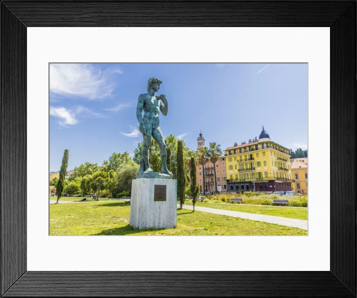 Framed Print : Statue of Davis by Tesconi Art Foundry, Nice, Alpes-Maritimes Framed Print : Statue of Davis by Tesconi Art Foundry, Nice, Alpes-Maritimes