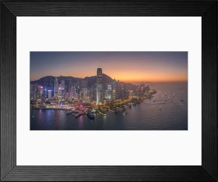 Framed Print : China, Hong Kong, Victoria Harbour and Hong Kong Island skyline Framed Print : China, Hong Kong, Victoria Harbour and Hong Kong Island skyline