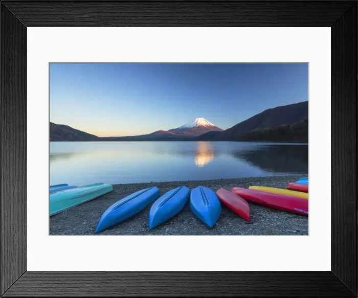 Framed Print : Mount Fuji and Lake Motosu at sunset, Yamanashi Prefecture, Japan Framed Print : Mount Fuji and Lake Motosu at sunset, Yamanashi Prefecture, Japan