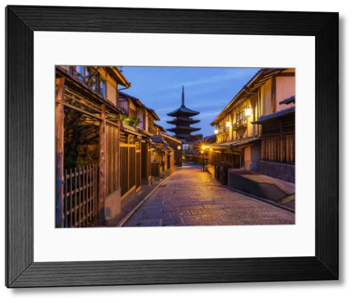 Framed Print : Higashiyama District & Yasaka Pagoda in Hokanji Temple, Kyoto, Japan