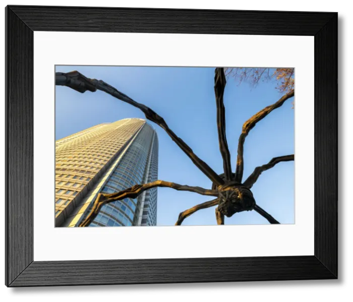 Framed Print : Manan Spider Sculpture, Mori Tower Building, Roppongi Hills, Tokyo, Japan Framed Print : Manan Spider Sculpture, Mori Tower Building, Roppongi Hills, Tokyo, Japan