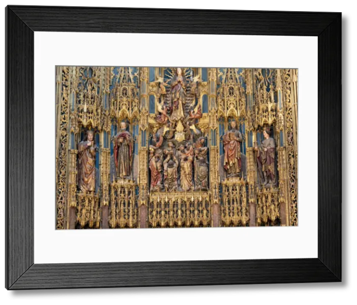Framed Print : Detail of the golden altarpiece of the Old Cathedral (Sao Velha) of Coimbra