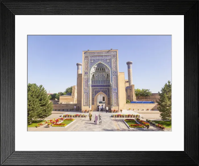Framed Print : Peoples at Tamerlane, Timur, mausoleum in Samarkand. Sammarcanda, Uzbekistan Framed Print : Peoples at Tamerlane, Timur, mausoleum in Samarkand. Sammarcanda, Uzbekistan