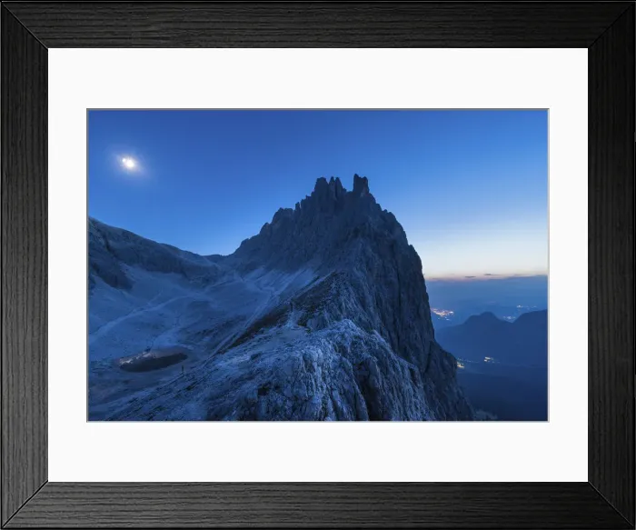 Framed Print : Re Laurino mount and Re ALberto refuge in Catinaccio group of Dolomites during summer Framed Print : Re Laurino mount and Re ALberto refuge in Catinaccio group of Dolomites during summer