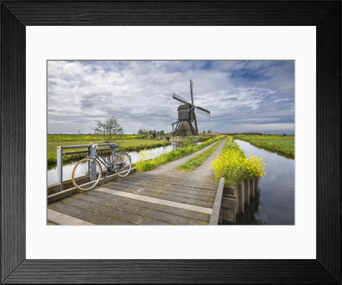 Framed Print : By bike to the windmills of Broekmolen (Molenlanden municipality, South Holland Framed Print : By bike to the windmills of Broekmolen (Molenlanden municipality, South Holland