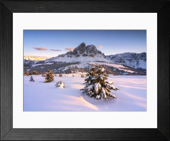Framed Print : Last lights of sunset on the snowy woods framing Sass De Putia, Passo Delle Erbe Framed Print : Last lights of sunset on the snowy woods framing Sass De Putia, Passo Delle Erbe