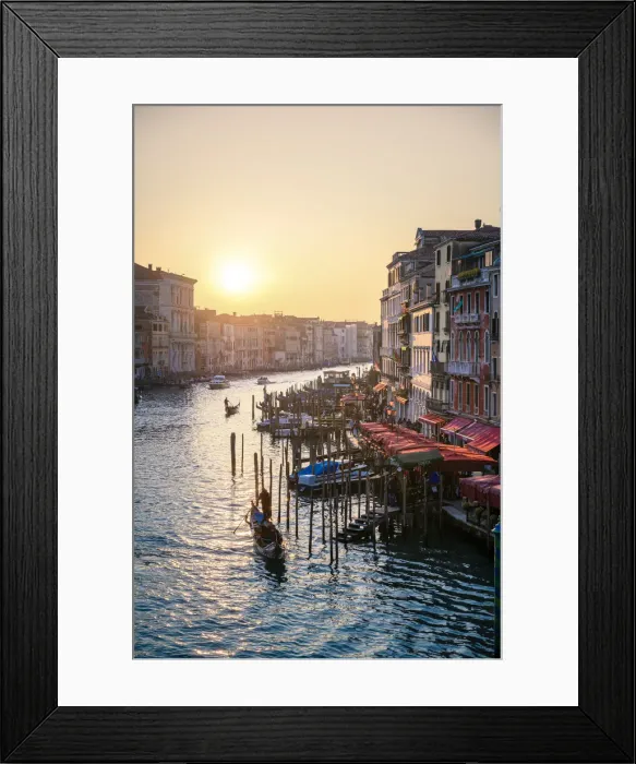 Framed Print : Canal grande at sunset near Rialto Bridge, Venice, Veneto, Italy Framed Print : Canal grande at sunset near Rialto Bridge, Venice, Veneto, Italy