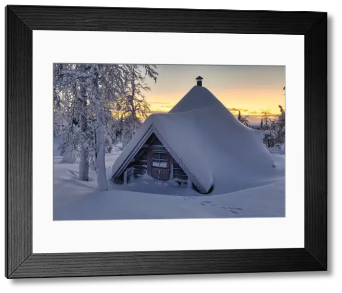 Framed Print : Typical wood chalet called Pallas Kota inside Pallas-Yllastunturi National Park, Muonio Framed Print : Typical wood chalet called Pallas Kota inside Pallas-Yllastunturi National Park, Muonio
