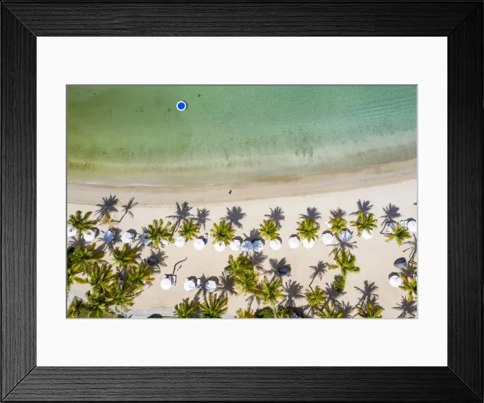 Framed Print : Idyllic tropical Carlisle bay beach with white sand, turquoise ocean water Framed Print : Idyllic tropical Carlisle bay beach with white sand, turquoise ocean water