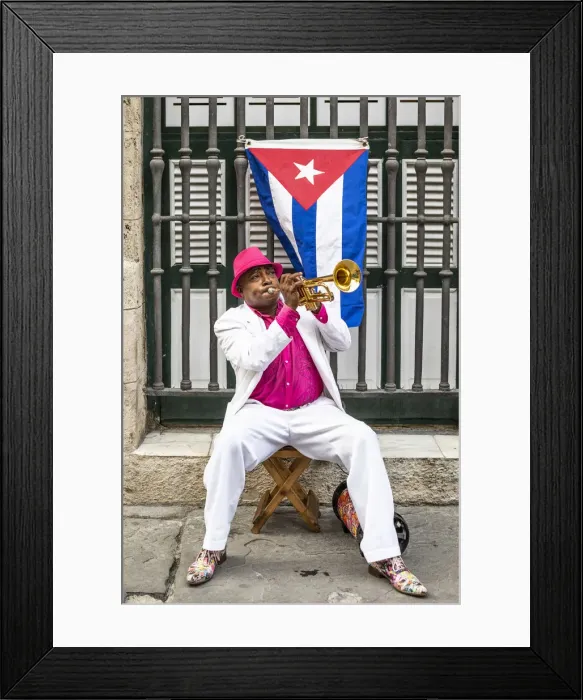 Framed Print : A trumpet player in Plaza de Armas, La Habana Vieja (Old Town), Havana, Cuba Framed Print : A trumpet player in Plaza de Armas, La Habana Vieja (Old Town), Havana, Cuba
