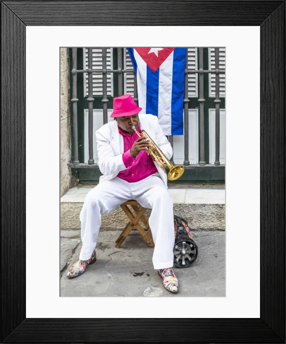 Framed Print : A trumpet player in Plaza de Armas, La Habana Vieja (Old Town), Havana, Cuba Framed Print : A trumpet player in Plaza de Armas, La Habana Vieja (Old Town), Havana, Cuba