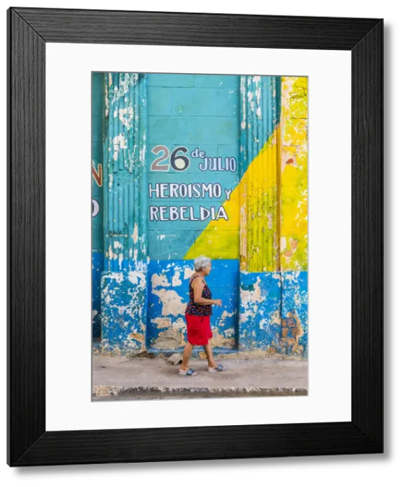 Framed Print : Woman walking in La Habana Vieja (Old Town), Havana, Cuba Framed Print : Woman walking in La Habana Vieja (Old Town), Havana, Cuba