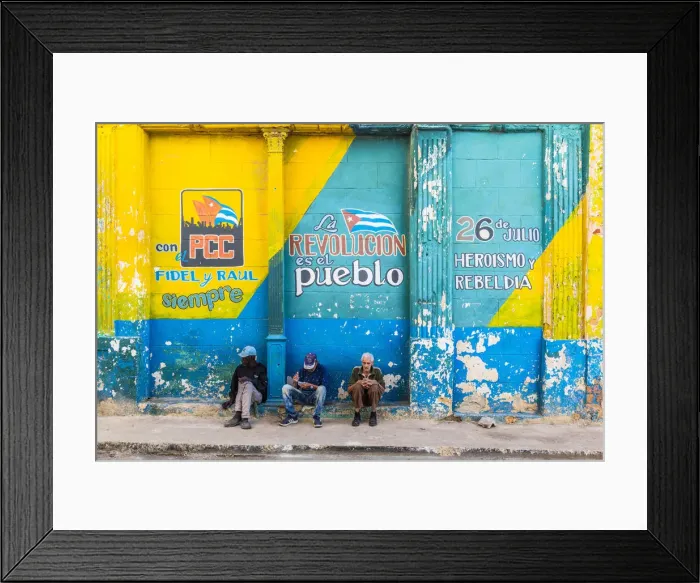 Framed Print : People sitting on a street corner in La Habana Vieja (Old Town), Havana, Cuba Framed Print : People sitting on a street corner in La Habana Vieja (Old Town), Havana, Cuba