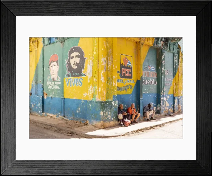 Framed Print : People sitting on a street corner in La Habana Vieja (Old Town), Havana, Cuba Framed Print : People sitting on a street corner in La Habana Vieja (Old Town), Havana, Cuba