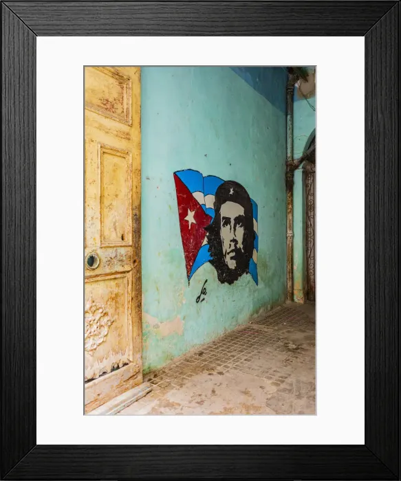 Framed Print : Che Guevara street art in an entrance of an old house in La Habana Vieja (Old Town) Framed Print : Che Guevara street art in an entrance of an old house in La Habana Vieja (Old Town)