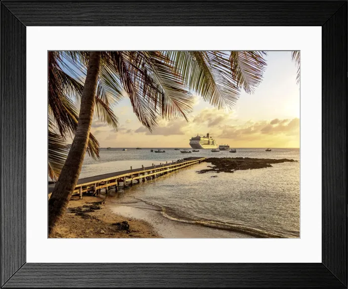 Framed Print : Sunset at the coast of George Town, Grand Cayman, Cayman Islands