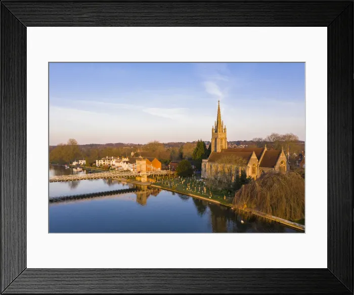 Framed Print : Marlow Bridge crossing the river Thames, Marlow, Buckinghamshire, England, UK Framed Print : Marlow Bridge crossing the river Thames, Marlow, Buckinghamshire, England, UK