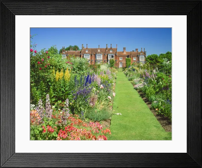 Framed Print : Helmingham Hall Gardens, Helmingham, Suffolk, England Framed Print : Helmingham Hall Gardens, Helmingham, Suffolk, England
