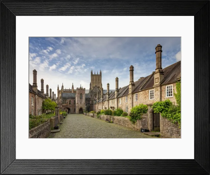 Framed Print : Vicars Close and Wells Cathedral, Wells, Somerset Framed Print : Vicars Close and Wells Cathedral, Wells, Somerset