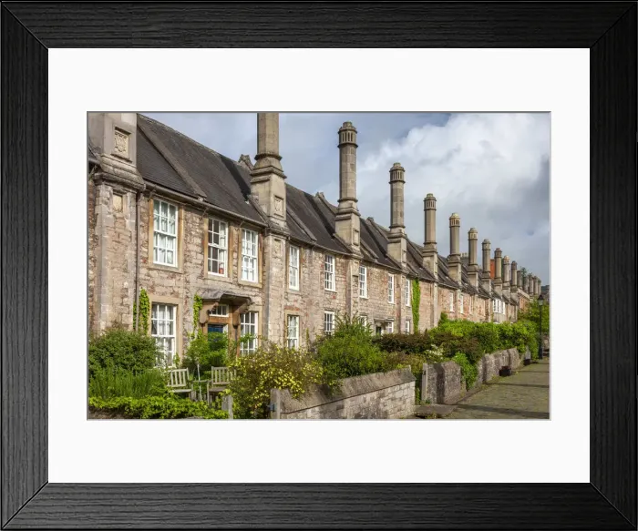 Framed Print : Terraced cottages in Vicars Close, Wells, Somerset Framed Print : Terraced cottages in Vicars Close, Wells, Somerset