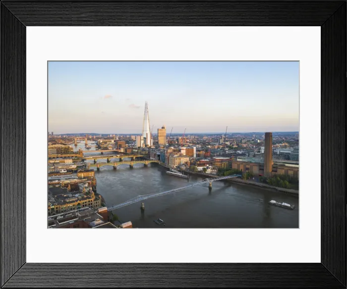 Framed Print : the Shard, Tate modern and the river thames bathing in the afternoon light, London Framed Print : the Shard, Tate modern and the river thames bathing in the afternoon light, London