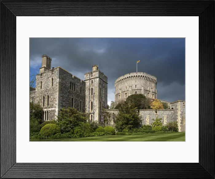 Framed Print : United Kingdom, England, Berkshire, Windsor. The battlements of the palace of Windsor Framed Print : United Kingdom, England, Berkshire, Windsor. The battlements of the palace of Windsor
