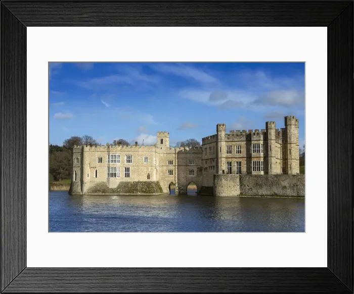 Framed Print : United Kingdom, England, Kent, Maidstone. Leeds castle and lake. The castle is the former home of Henry VIIIA¢€
