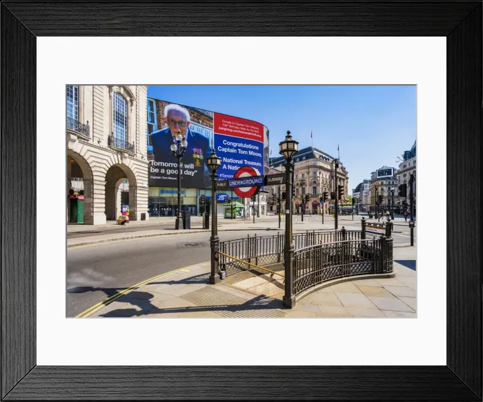 Framed Print : Piccadilly Circus, London, England, UK Framed Print : Piccadilly Circus, London, England, UK