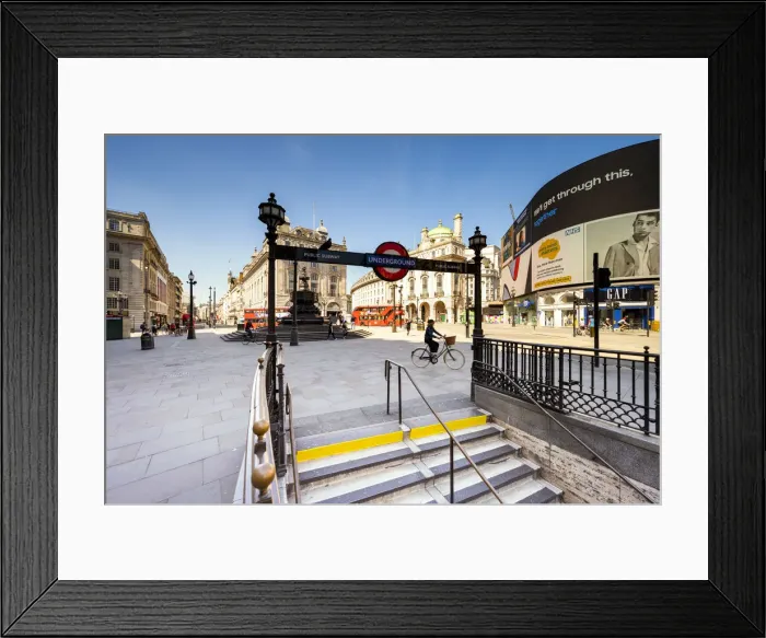Framed Print : Cyclist in Piccadilly Circus, London, England, UK Framed Print : Cyclist in Piccadilly Circus, London, England, UK