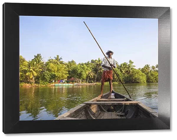 India, Kerala, Kollam, Munroe Island, Dug out canoe ride on backwaters