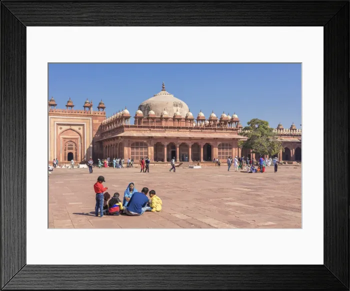 Framed Print : Mosque inner courtyard, Fatehpur Sikri, Uttar Pradesh, India