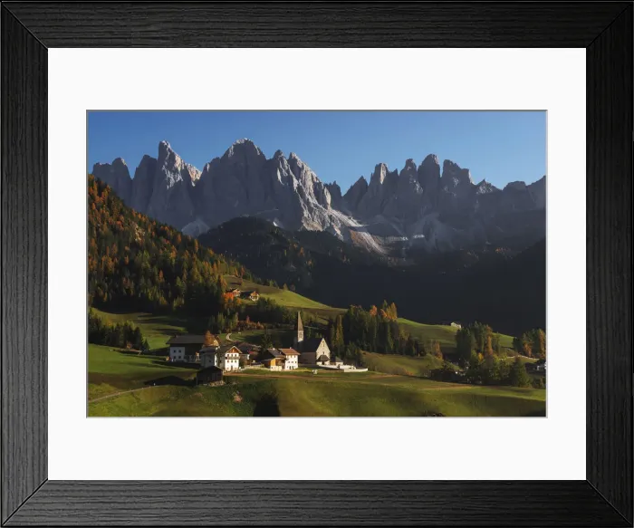 Framed Print : Val di Funes overlooking the Odle mountain range in the Dolomites, Italy Framed Print : Val di Funes overlooking the Odle mountain range in the Dolomites, Italy