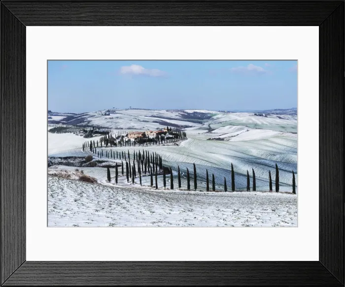 Framed Print : Podere Baccoleno after a snowfall in February 2018, Val d Orcia, Tuscany, Italy Framed Print : Podere Baccoleno after a snowfall in February 2018, Val d Orcia, Tuscany, Italy