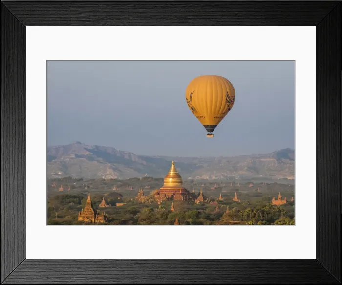 Framed Print : A hot air balloon flying over Dhammayazika temple, UNESCO, Pwasaw, Old Bagan Framed Print : A hot air balloon flying over Dhammayazika temple, UNESCO, Pwasaw, Old Bagan