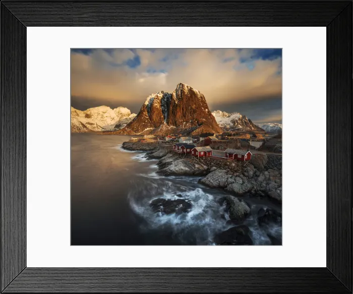 Framed Print : Fishermens cabins (rorbuer) of Hamnoy along the coast in the Lofoten islands, Norway Framed Print : Fishermens cabins (rorbuer) of Hamnoy along the coast in the Lofoten islands, Norway